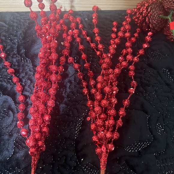 Red Christmas 🎄 Decorations - Picture 4 of 7